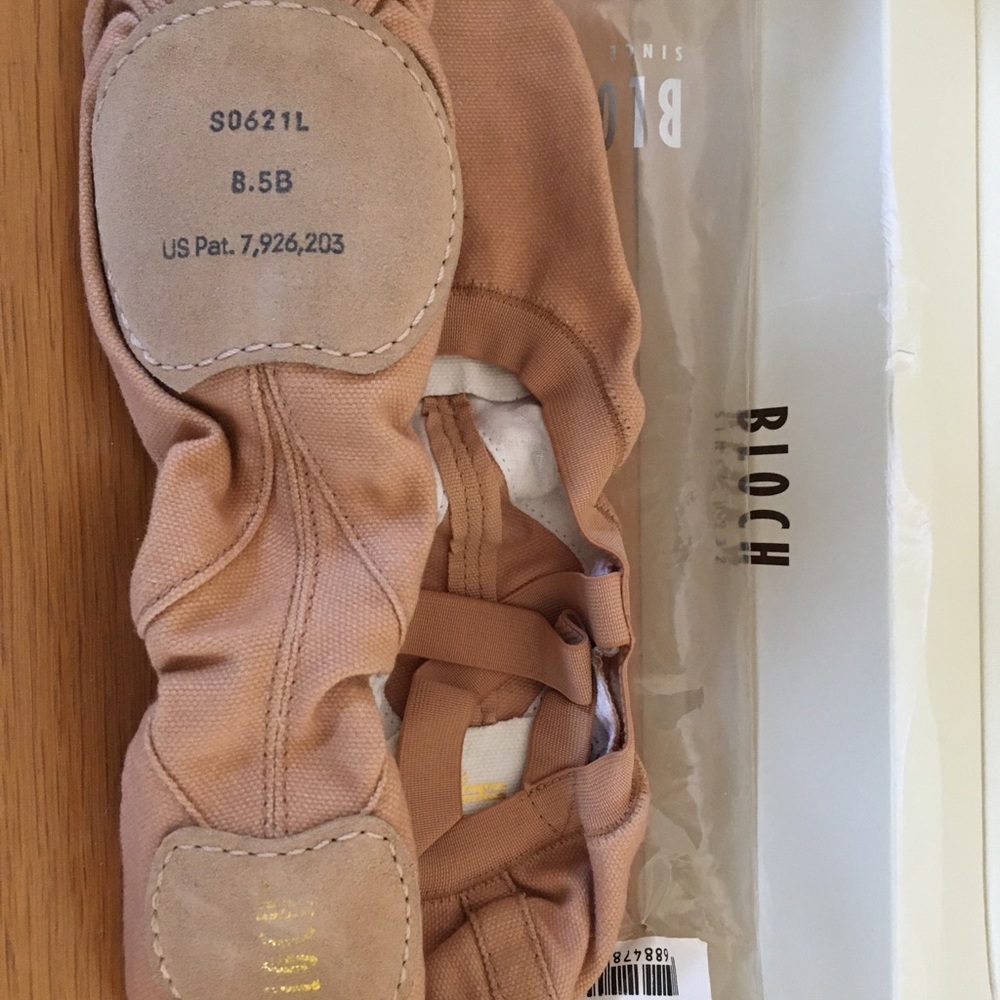 BNWT -Bloch Ballet Slippers -Size 8.5